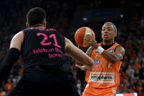 了连接作用 了连接作用