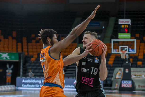 力并存的项 力并存的项