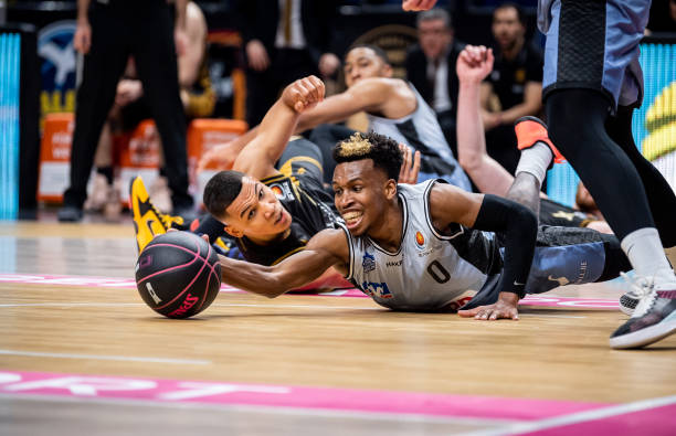 入了数名潜 入了数名潜